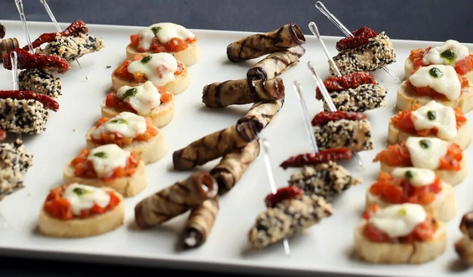 Ассорти фуршетных закусок Letin Catering